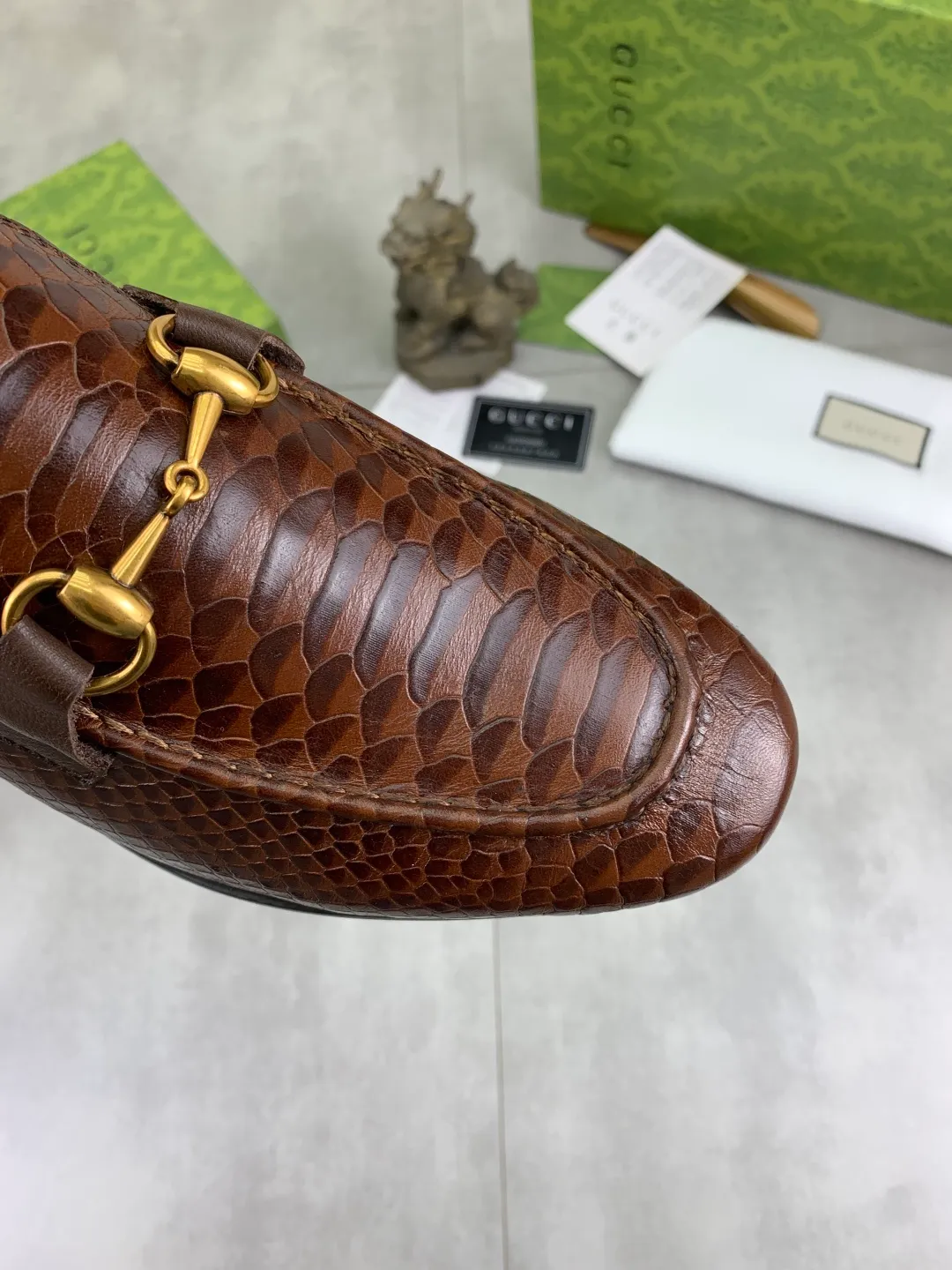 Men's Men's Shoes💰P580💰【New Style】Water-dyed Niuli Gucci's most popular selection of lazy slip-on leather shoes (Gucci) official website latest Gucci lazy leather shoes, hot style 💥 simple and elegant style, exclusive for trendy men. Unique official website latest brand original double G embossing Elements 👑 Original Gucci decoration, fashionable and elegant, fabric original calfskin ✅ fully imported first-layer cowhide lining, official website designated wear-resistant, rubber business outsole, classic model taken at the counter in real life 🎬38-44 black brown optional